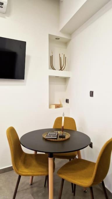 Faronita - Luxury Apt In The Heart Of Kalamata Extérieur photo