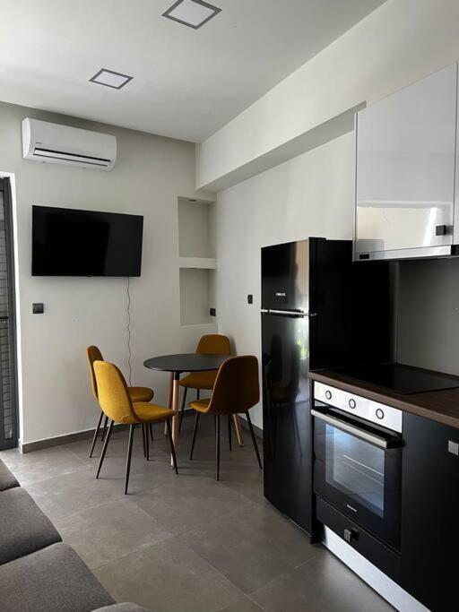 Faronita - Luxury Apt In The Heart Of Kalamata Extérieur photo