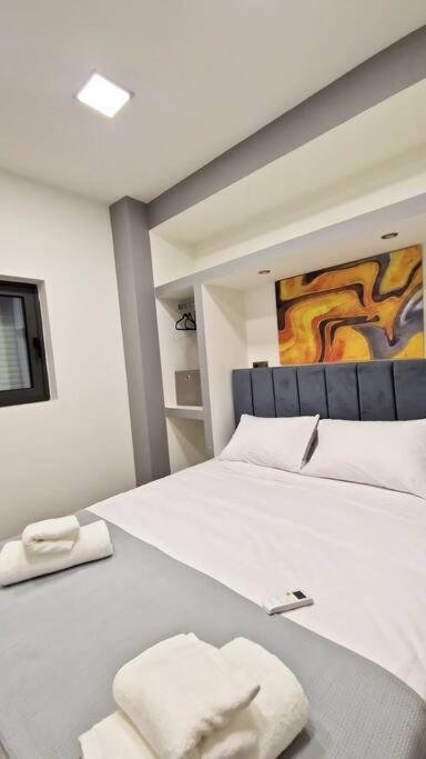 Faronita - Luxury Apt In The Heart Of Kalamata Extérieur photo