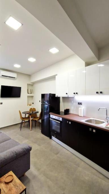 Faronita - Luxury Apt In The Heart Of Kalamata Extérieur photo