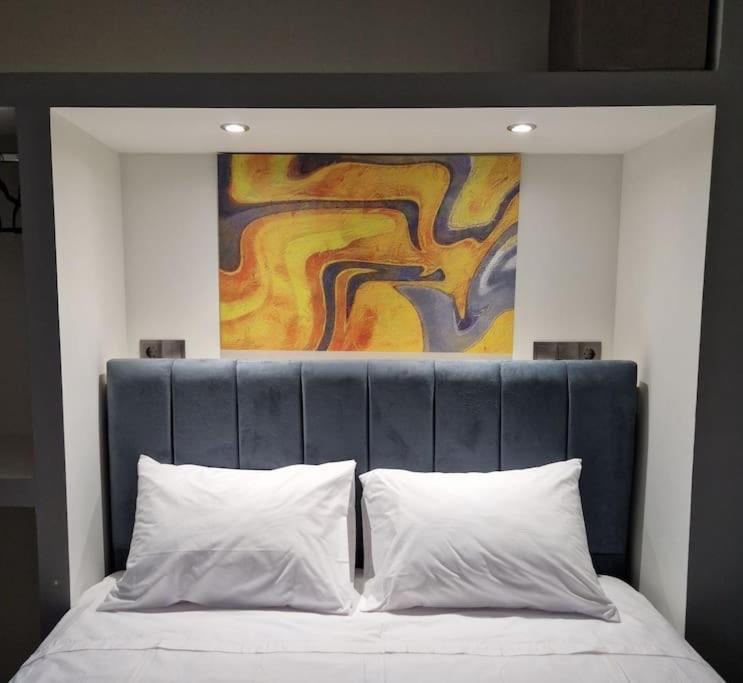 Faronita - Luxury Apt In The Heart Of Kalamata Extérieur photo